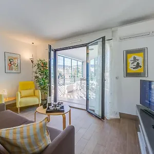 Apartment Liberation - Happy France